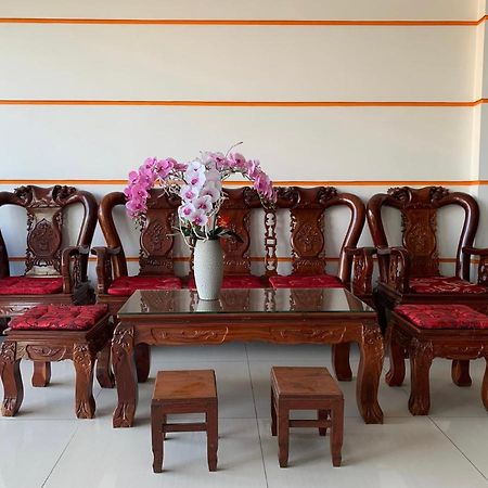Ngoc May Guesthouse Чау Док Екстериор снимка