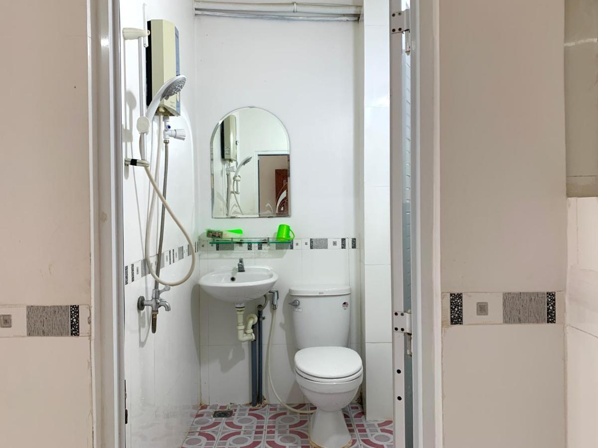 Ngoc May Guesthouse Чау Док Екстериор снимка