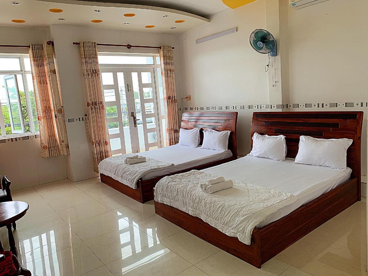 Ngoc May Guesthouse Чау Док Екстериор снимка