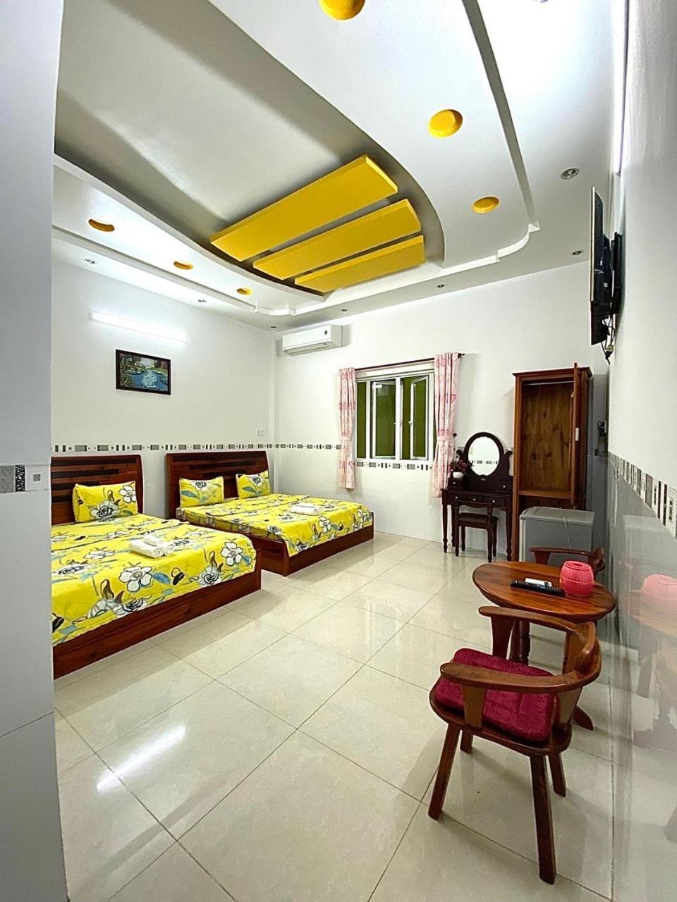 Ngoc May Guesthouse Чау Док Екстериор снимка
